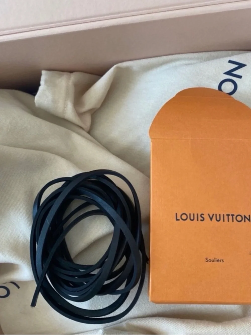 LOUIS VUITTON LEATHER STAR TRAIL ANKLE BOOTS (Will consider offers!) - Picture 8 of 13